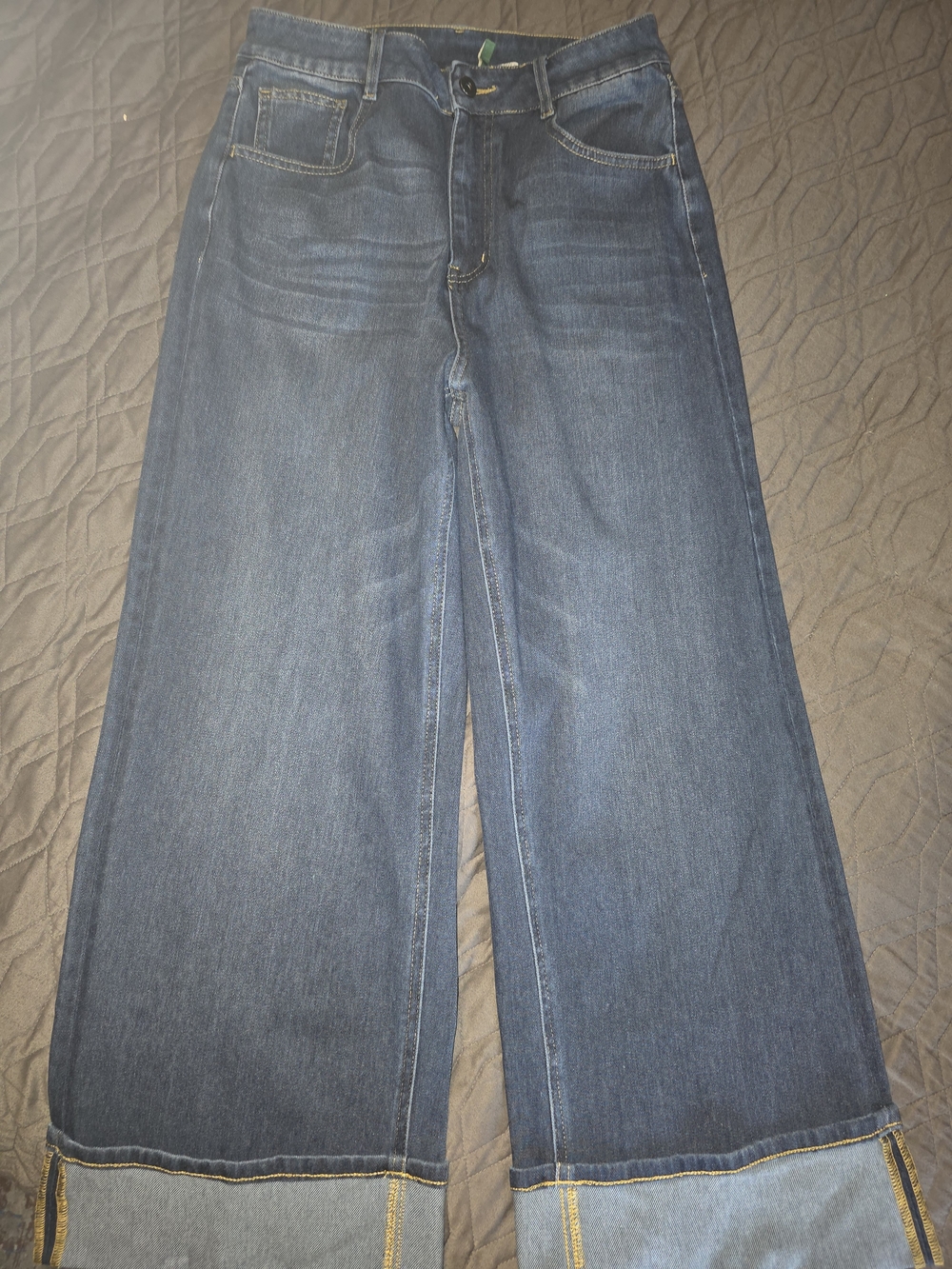 HALARA Indigo Wide-Leg High-Rise Jeans with Cuffed Hem